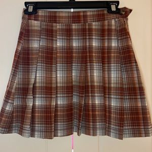 American Eagle plaid pleated skirt